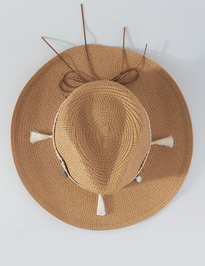 Straw Hat na may Shell Tassels