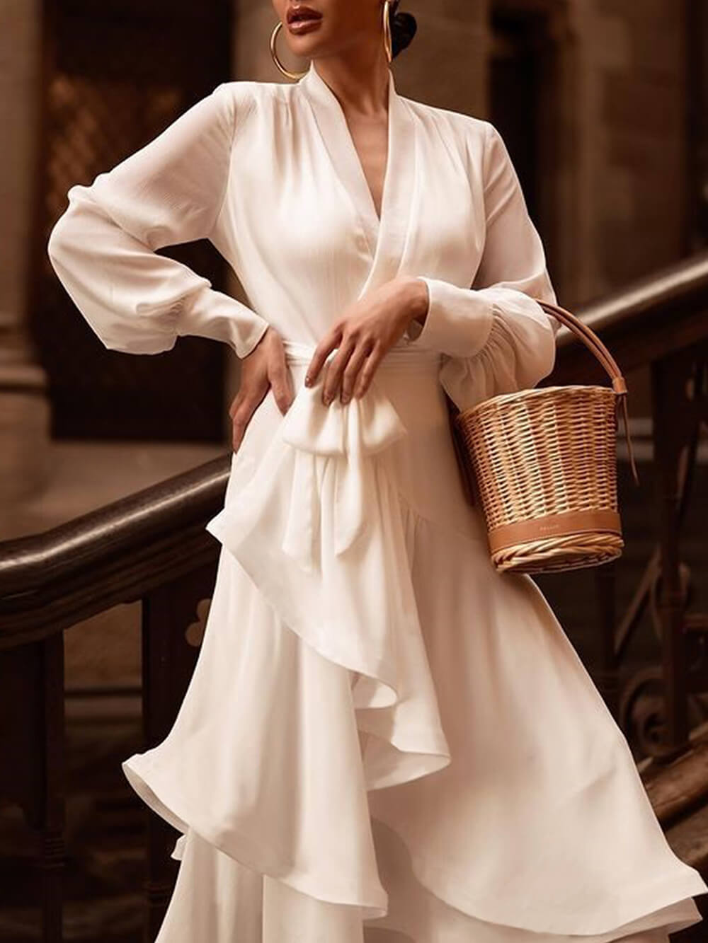 Vestido largo elegante de color liso con volantes