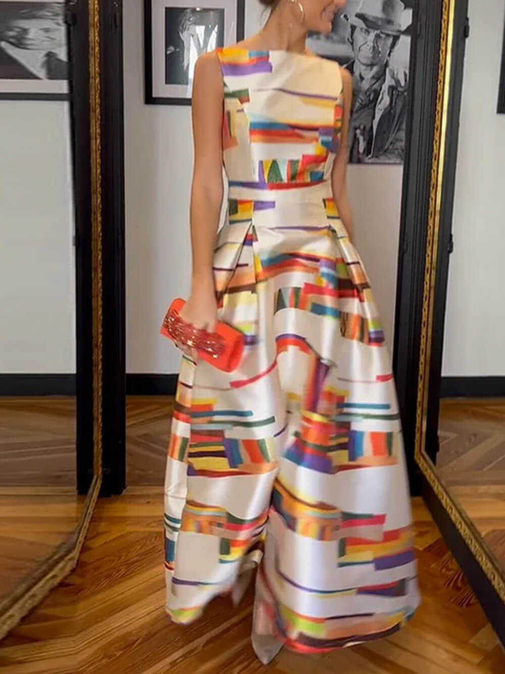 Elegancka sukienka maxi na imprezę bez rękawów i z odkrytymi plecami