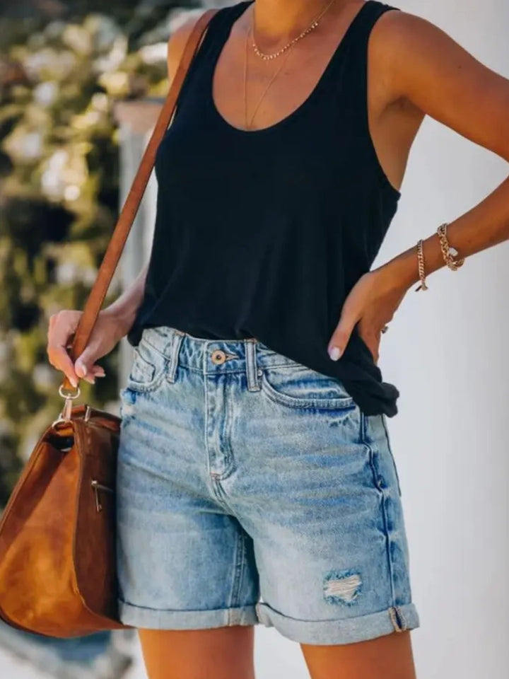 Pantaloni scurți din denim distresat, stilat și nou