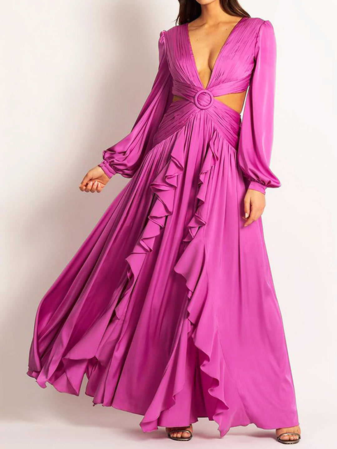 Robe longue à volants et découpe à la taille, col en V