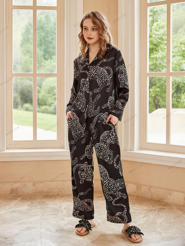 Conjunto de pijama de manga larga de hielo de seda con estampado de jaguar negro
