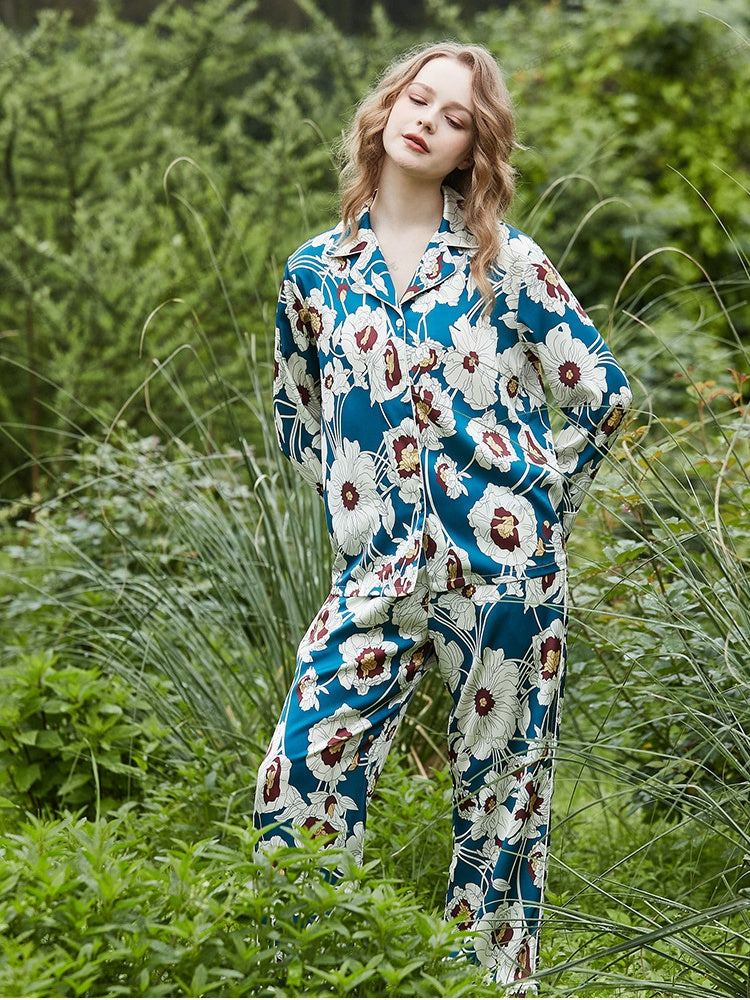 Set loungewear a maniche lunghe in seta ghiaccio con motivo floreale blu
