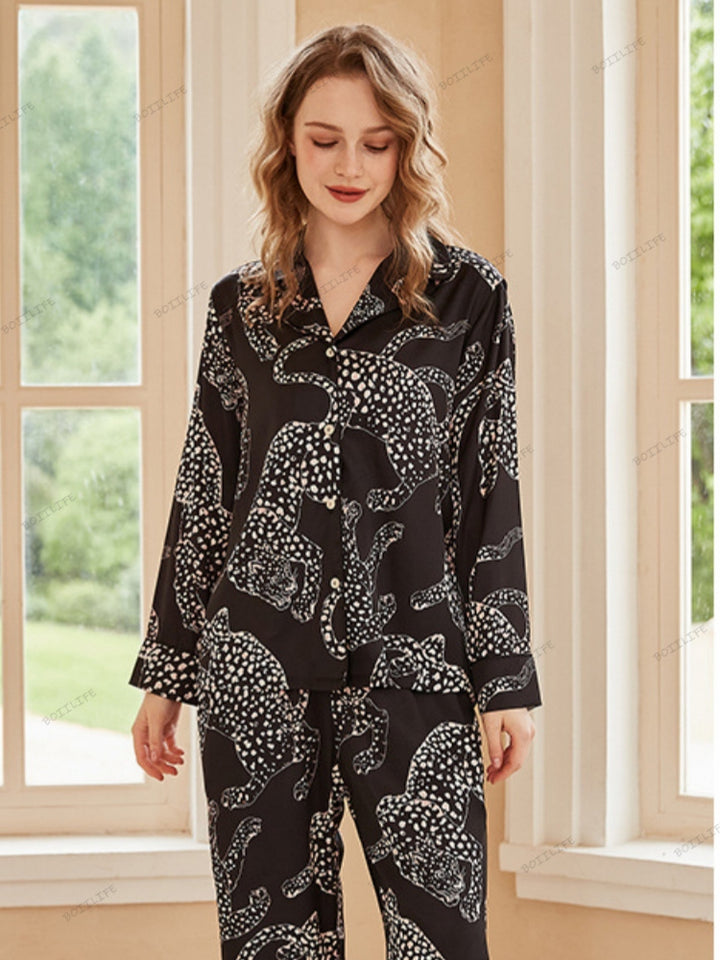 Conjunto de pijama de manga larga de hielo de seda con estampado de jaguar negro