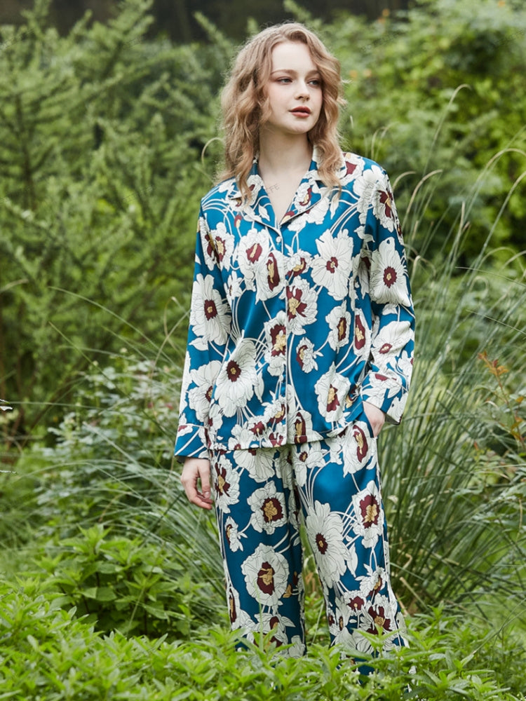 Set loungewear a maniche lunghe in seta ghiaccio con motivo floreale blu