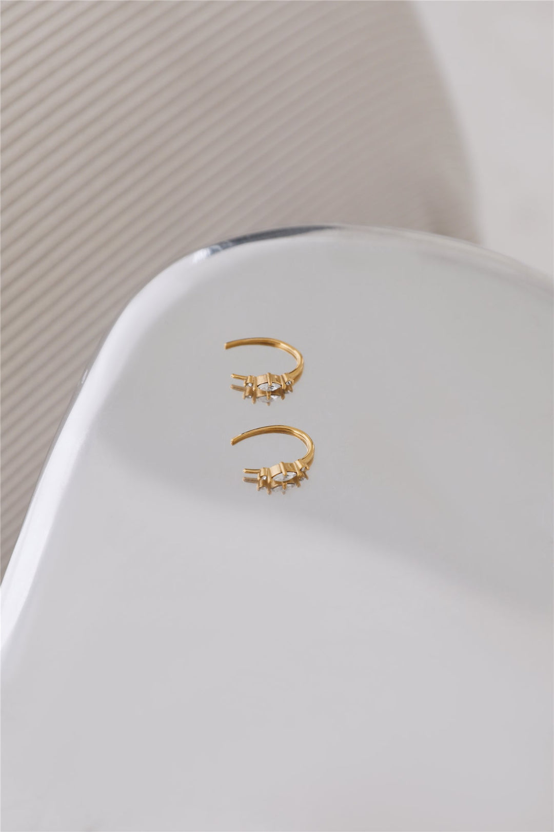 18k Gold Plated Natatanging Diamond Earrings Gold