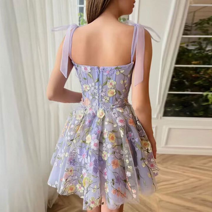 Robe corset à broderies florales