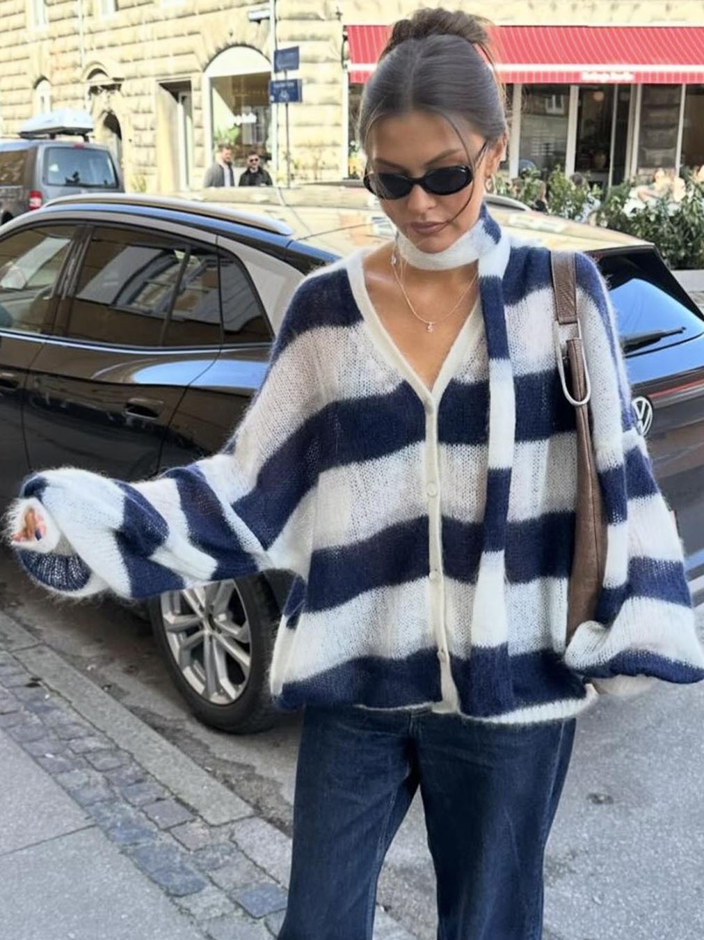 Cardigan con maglione a righe comode