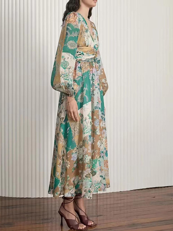 Ręcznie malowana sukienka midi z nadrukiem i dekoltem w kształcie litery V