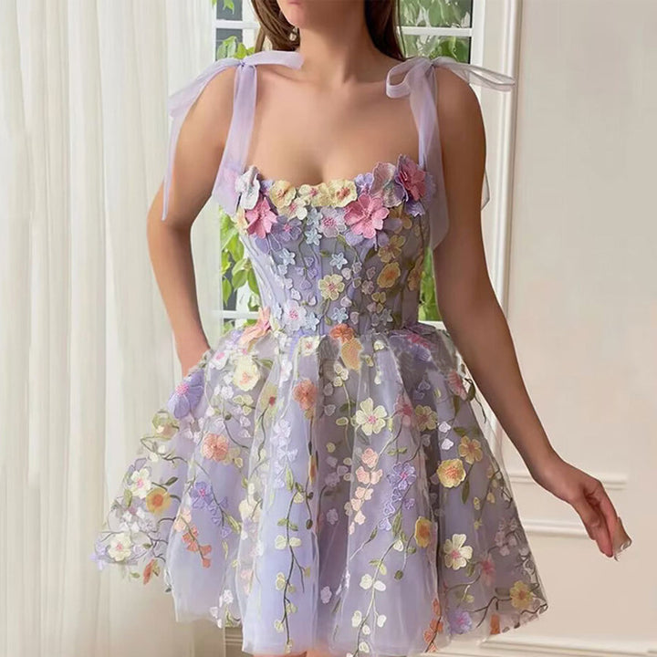 Robe corset à broderies florales