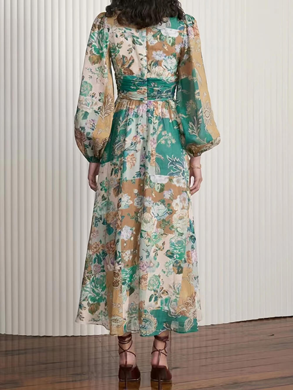 Pininturahan ng Kamay na Naka-print na V-Neck Waist Midi Dress