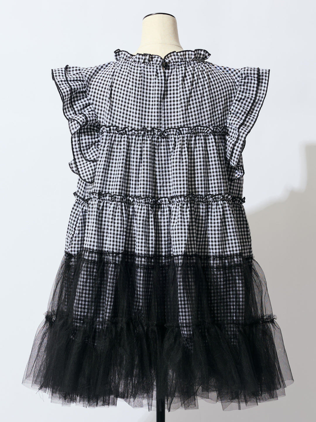 Mini-kjole med gingham tyl og flæser