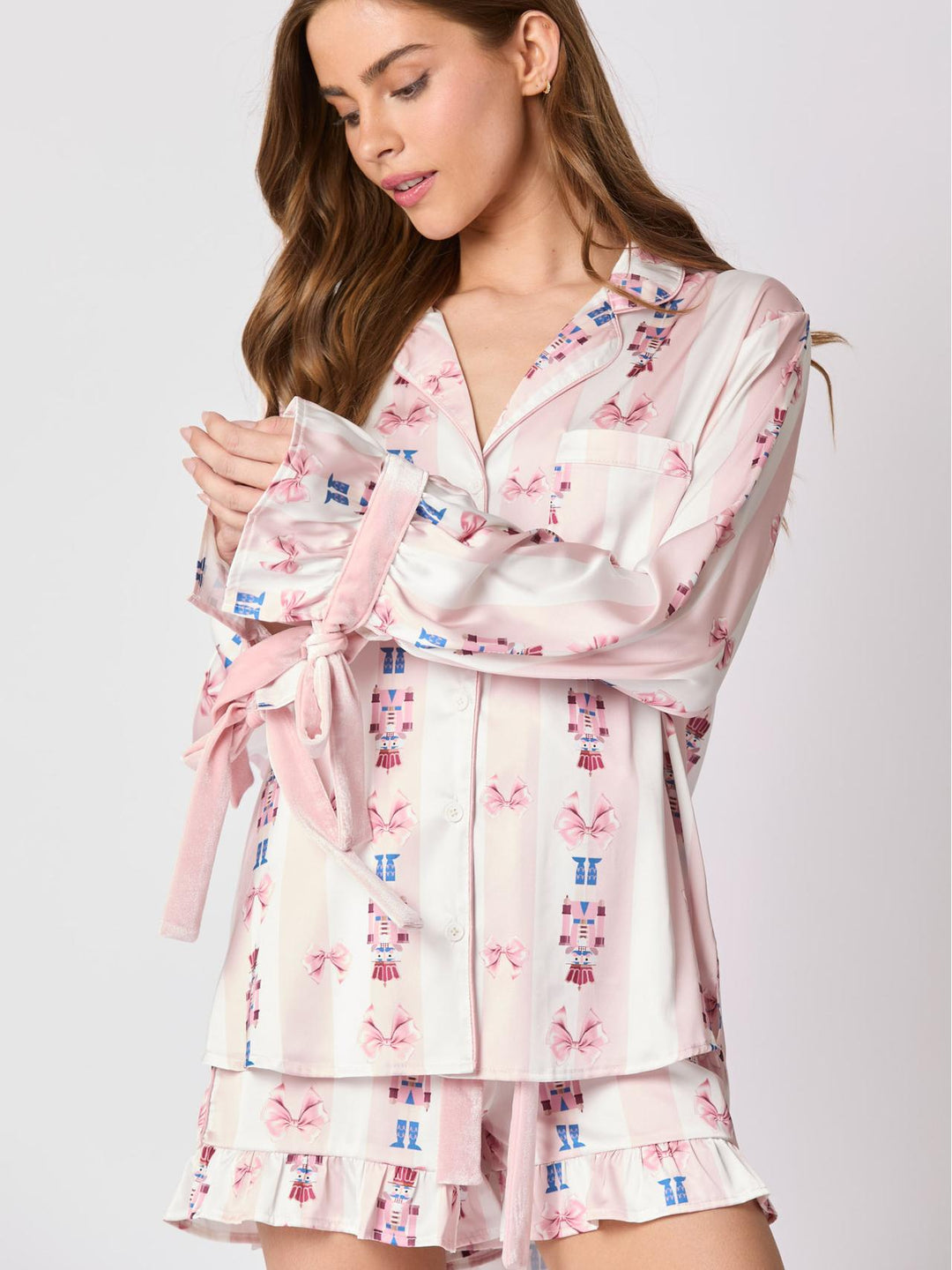 Ensemble de pyjama rose avec poignets à nœud