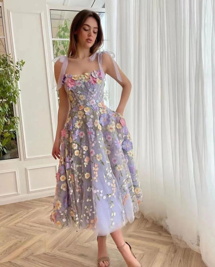 Robe corset à broderies florales