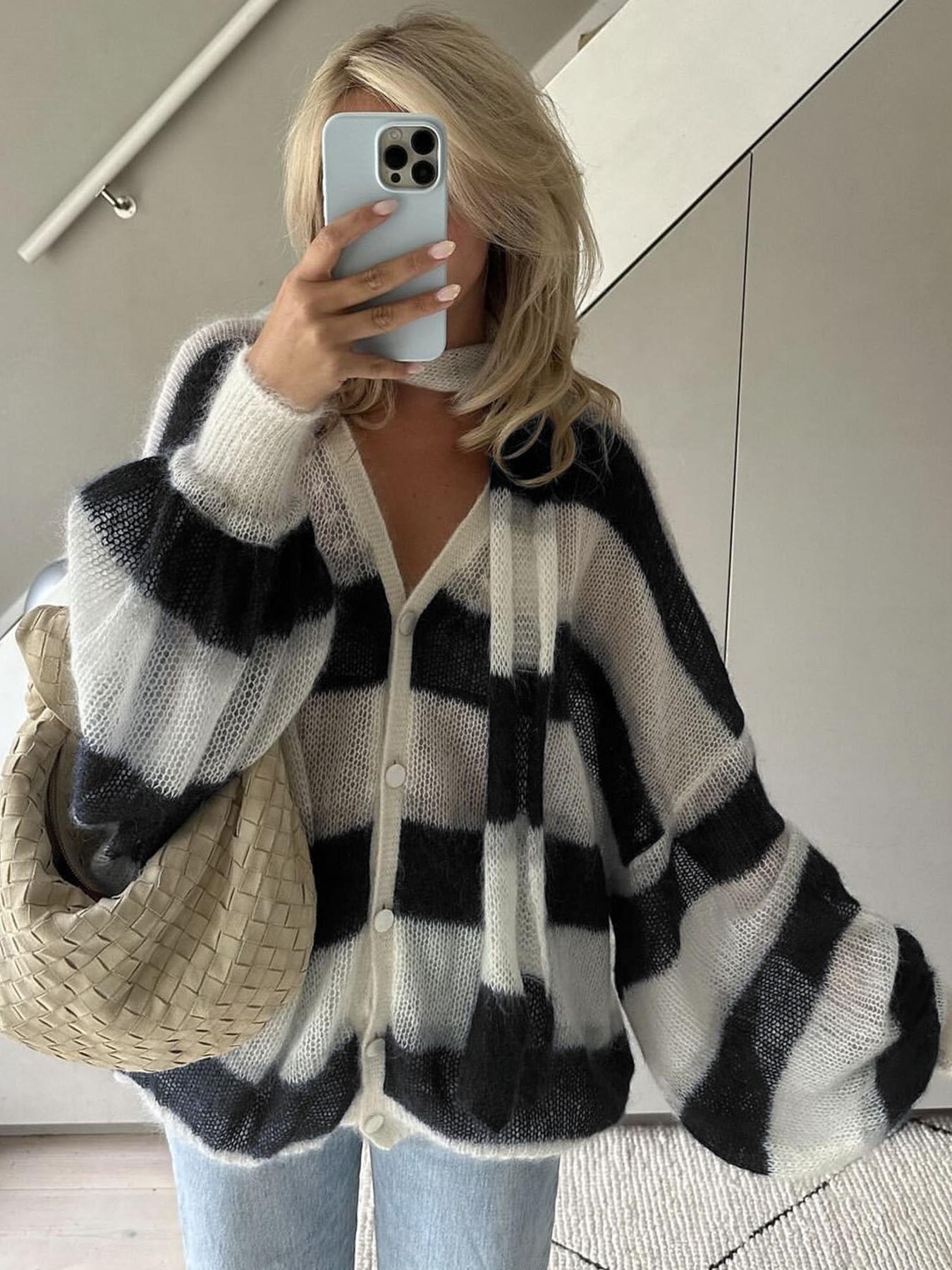 Cardigan con maglione a righe comode