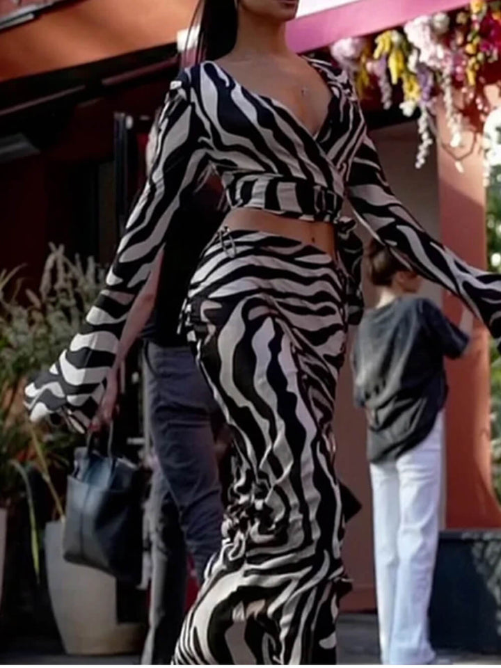 Costum de zebră cu imprimeu la modă