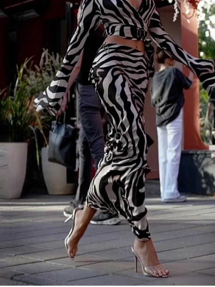 Costum de zebră cu imprimeu la modă