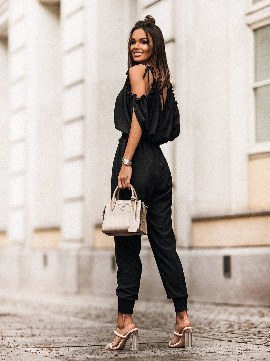 Combinaison pantalon crayon à col en V et épaules dénudées