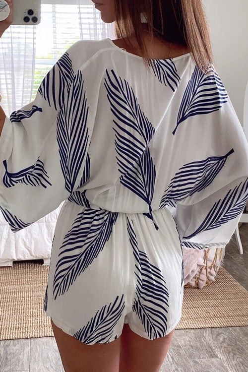 Kimono met V-hals en bladprint verpakte Batwing-romper in wit