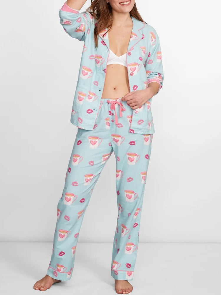 Conjunto de Pijama com Impressão de Coração e Lábios