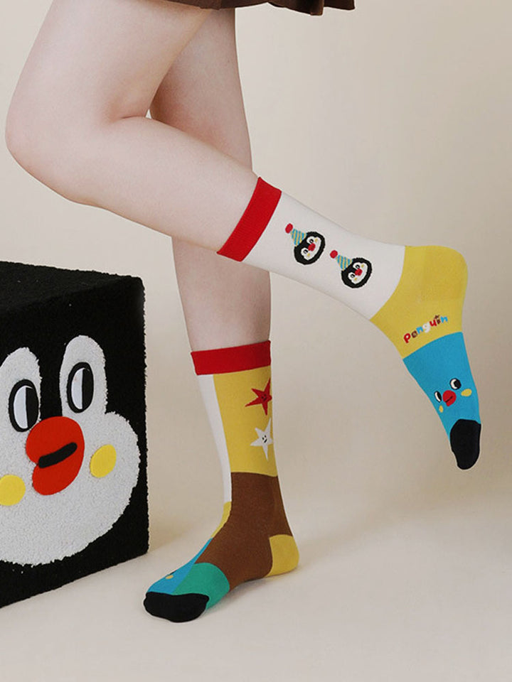 Cartoon pinguïn gestreepte sokken