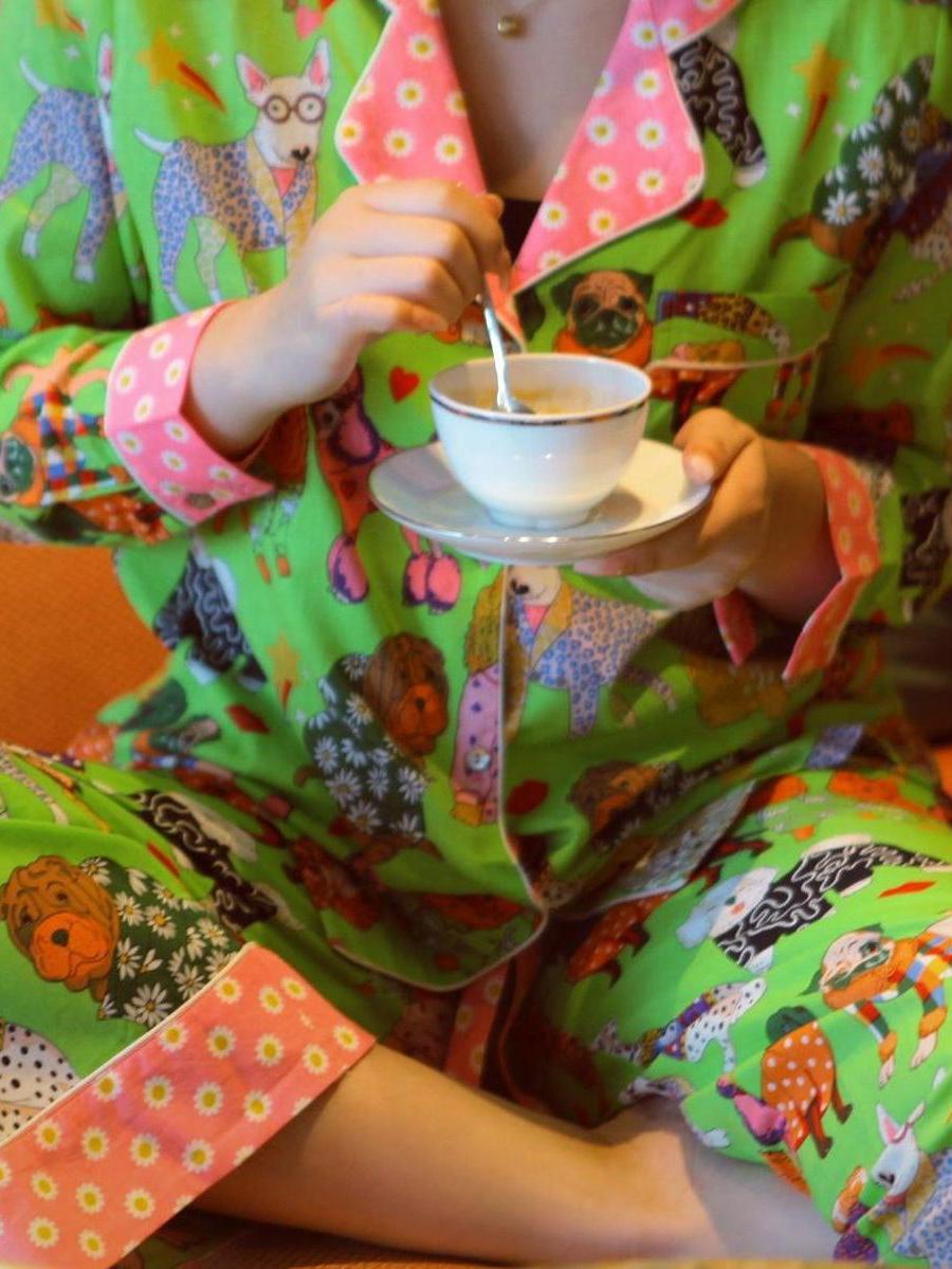 Conjunto de Pijamas con Ilustración Artística