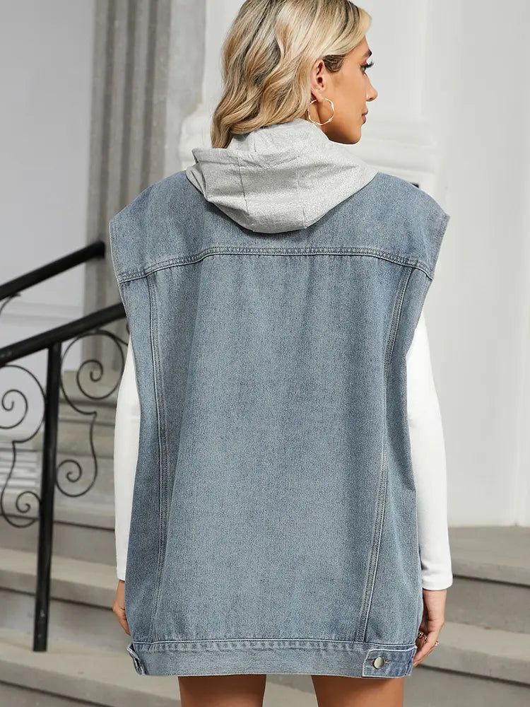 Gilet in denim con cappuccio e tasche a sacco lavato