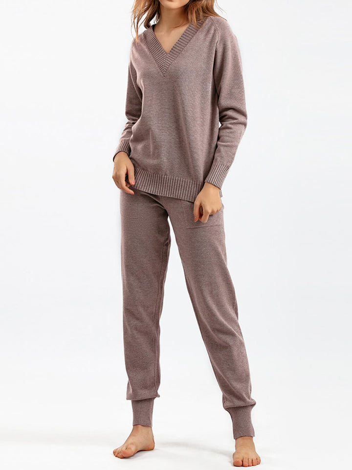 Marangyang Pullover at Matching Pants Set