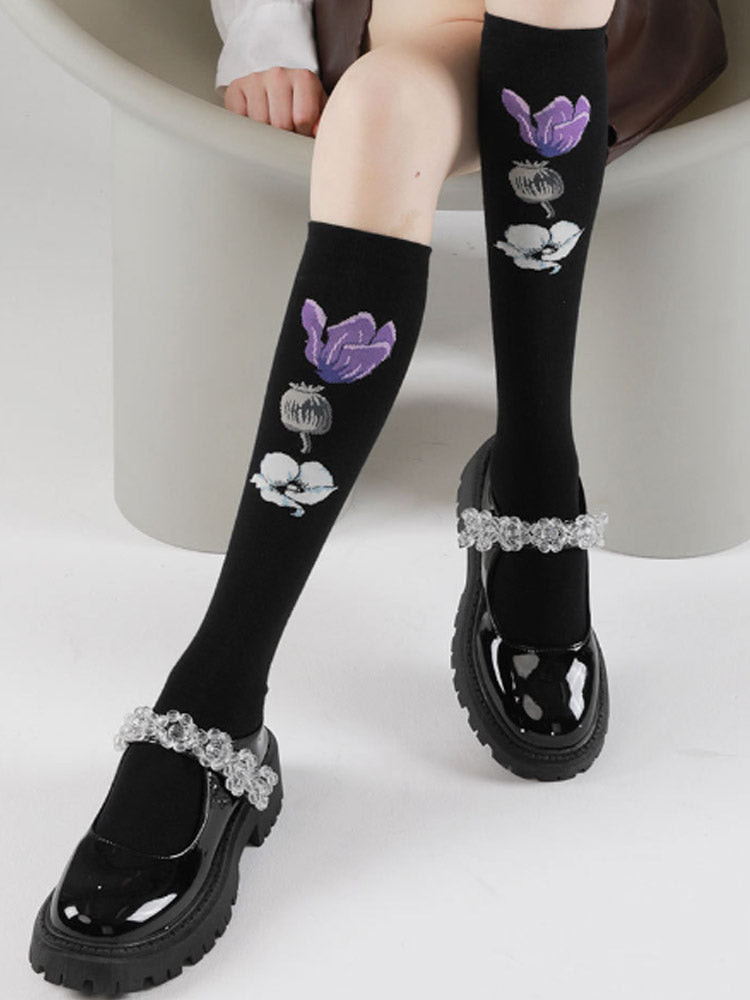Kniestrümpfe im Lolita-Stil