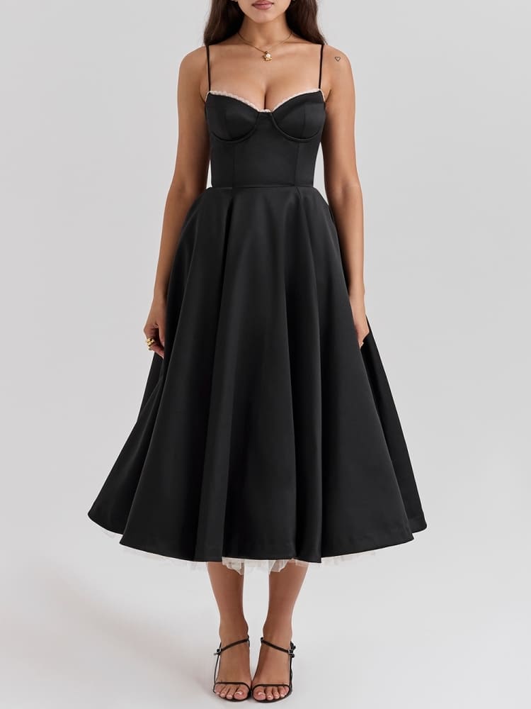 Schwarzes Midikleid aus Tüll