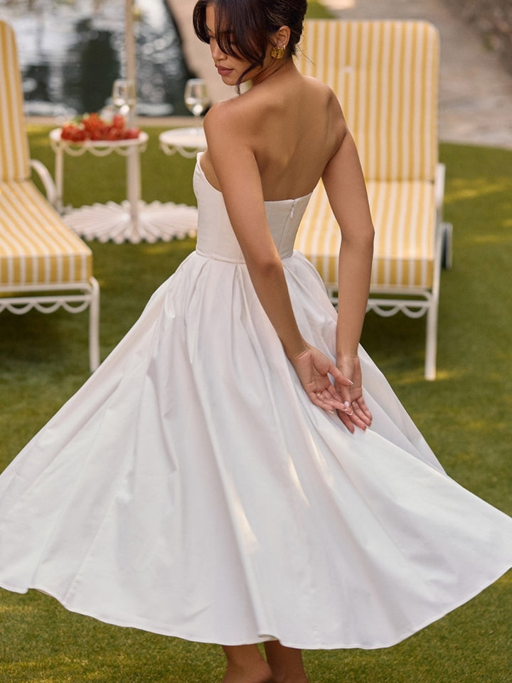 Vestido de verano midi blanco sin tirantes