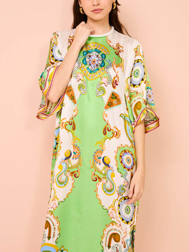 Wyjątkowa luźna sukienka midi z kwiatowym wzorem z nerkowców