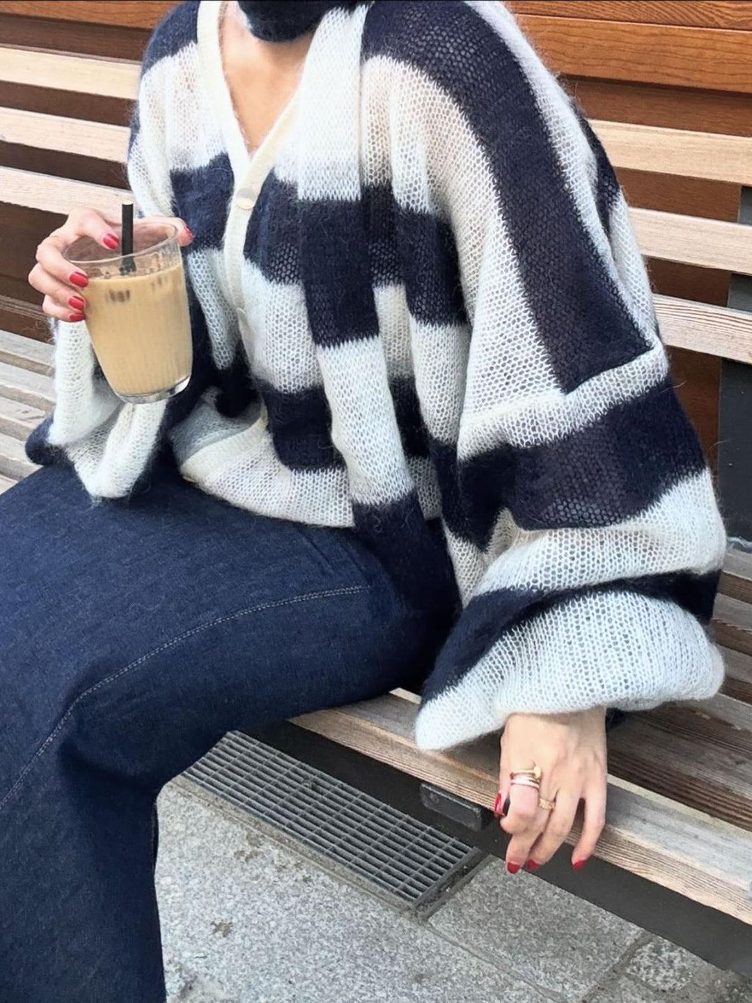 Cardigan con maglione a righe comode
