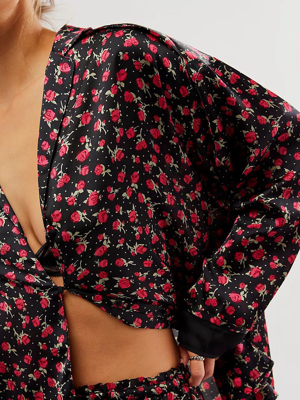 Conjunto de pijama con estampado de rosas