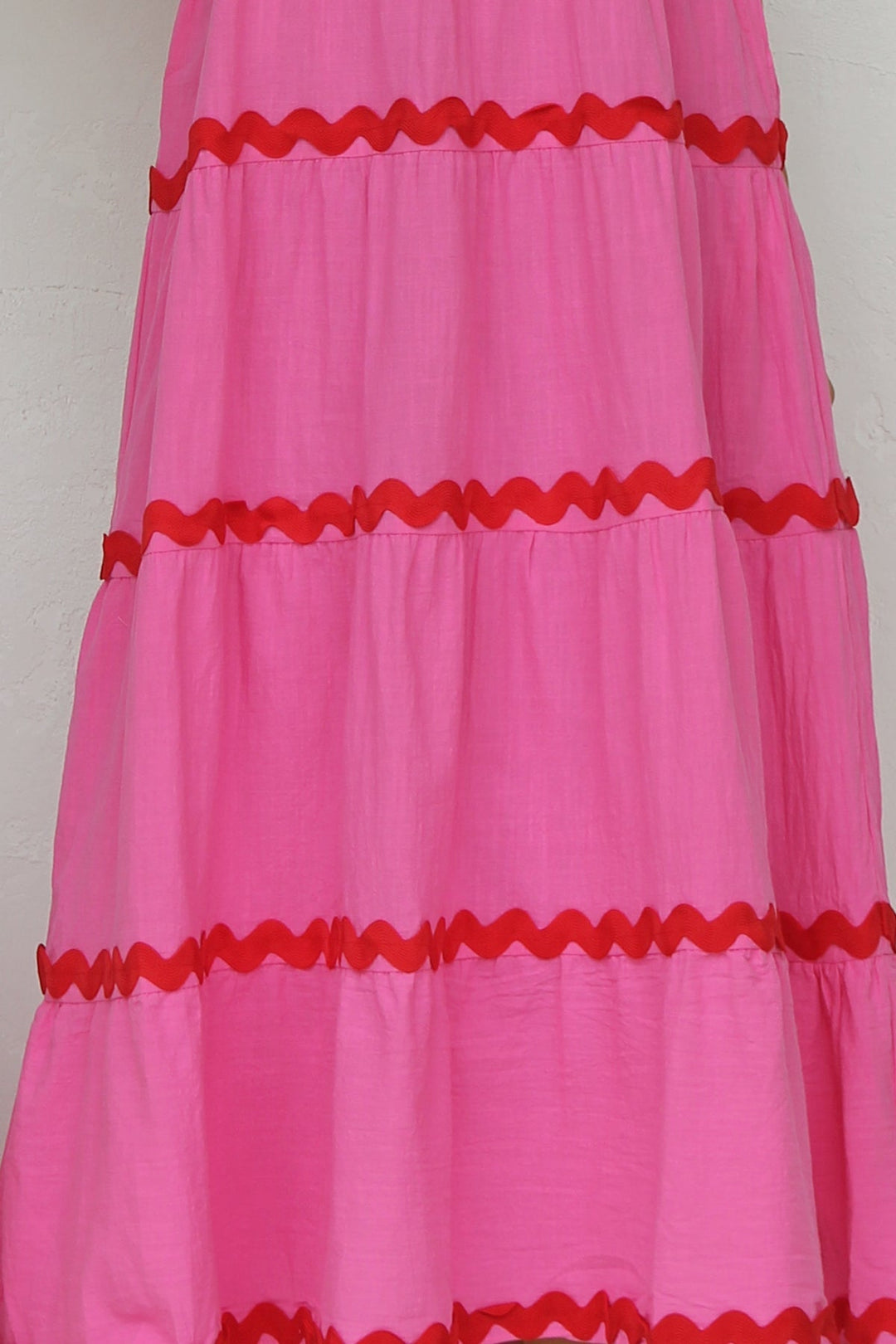 فستان إيناري ماكسي باللون الوردي
