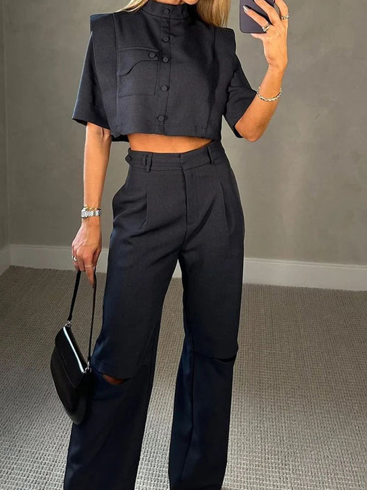 Conjunto de pantalón de talle alto y blusa con botones tipo cargo súper chic