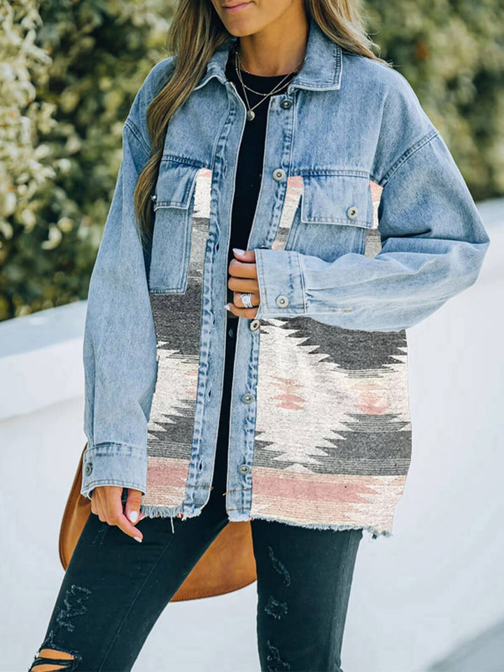 Aztekische Jeansjacke mit geometrischem Print