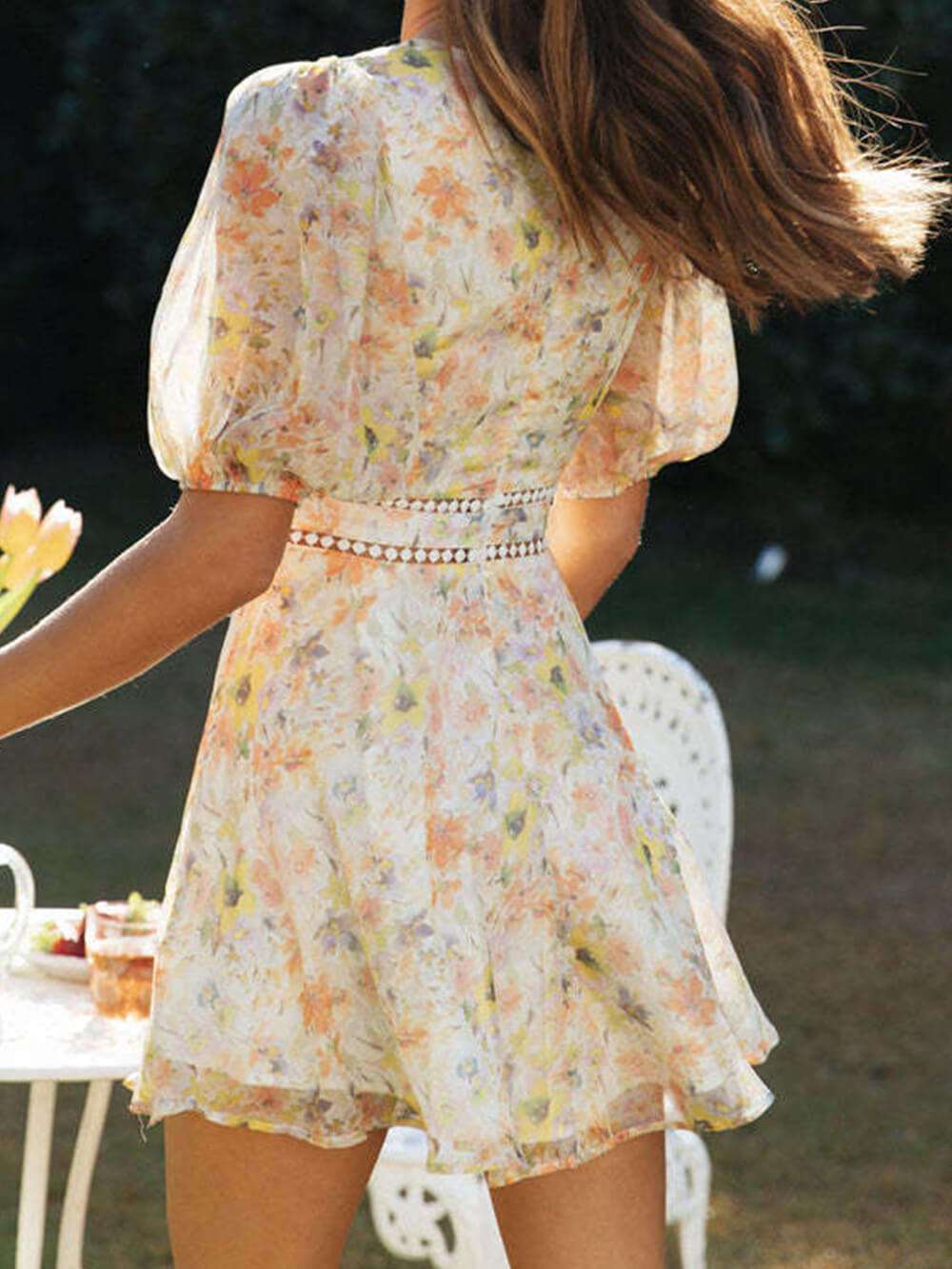 Mini-jurk met chiffon print, V-hals en pofmouwen