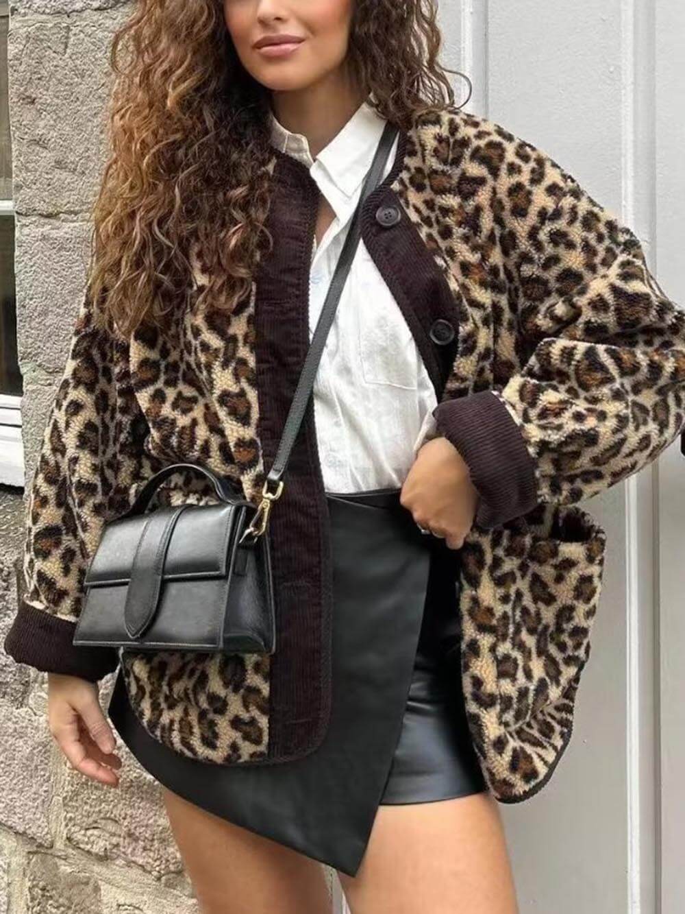 Chaqueta informal holgada de manga larga con estampado de leopardo