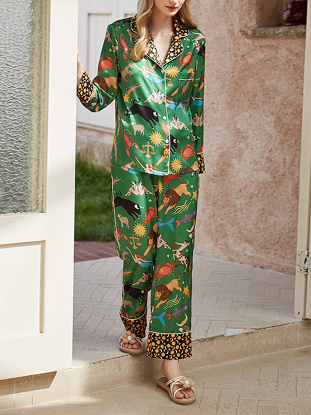 Yeşil Takımyıldızı Desenli Pijama Takımı