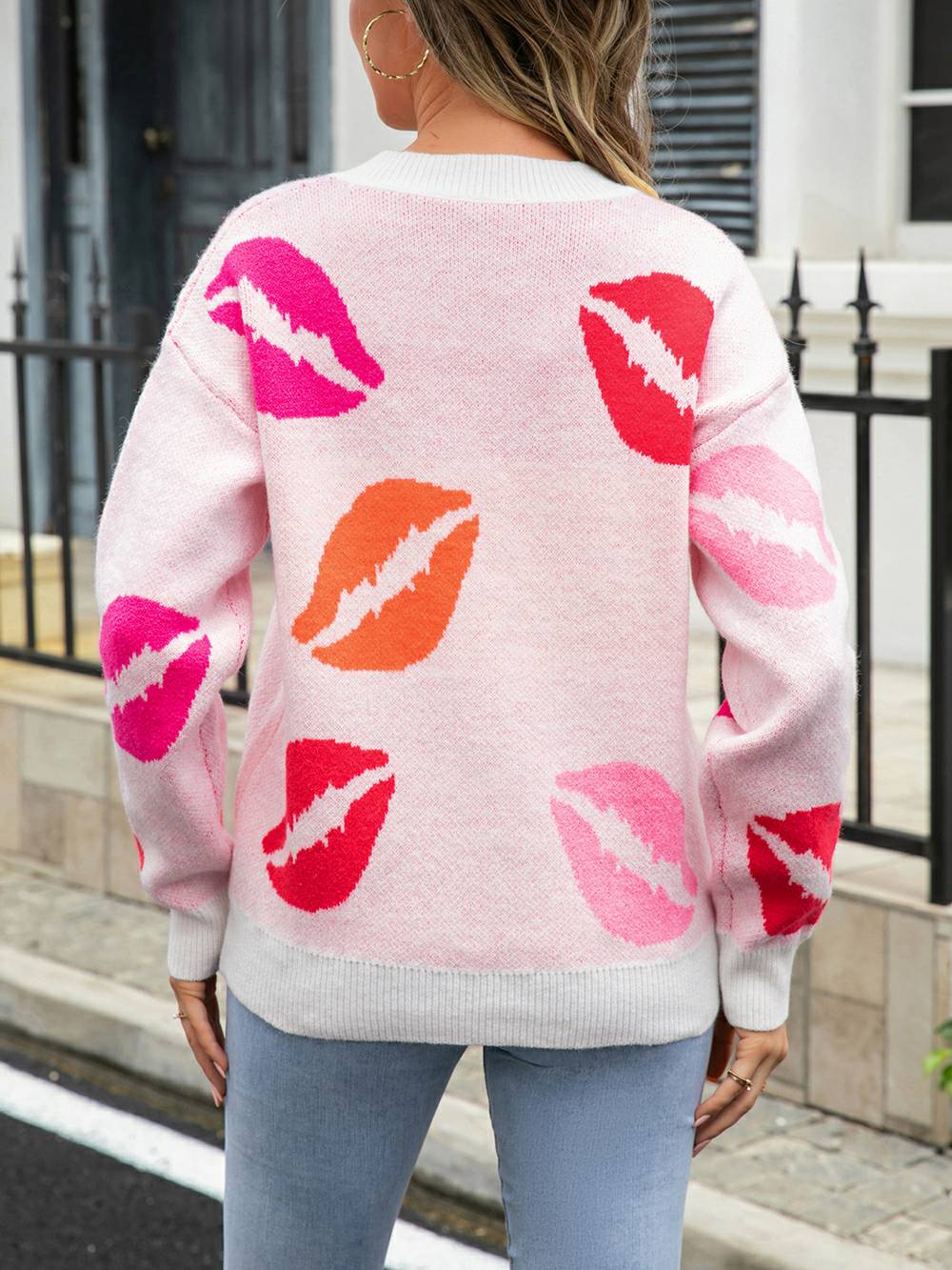 Dzianinowy sweter Lips of Love z dekoltem w kształcie litery V