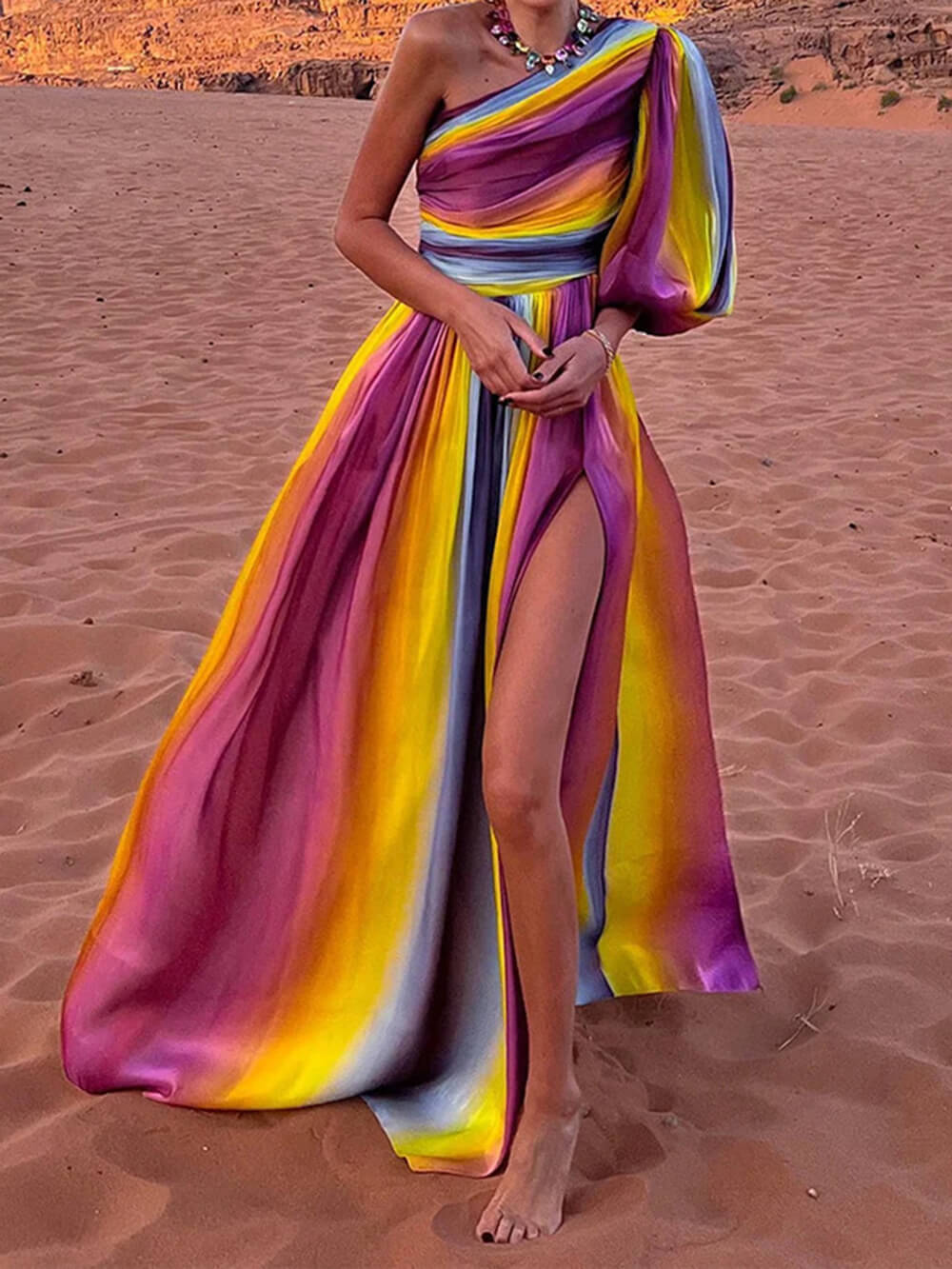 Vestido largo con hombros descubiertos y estampado de arcoíris