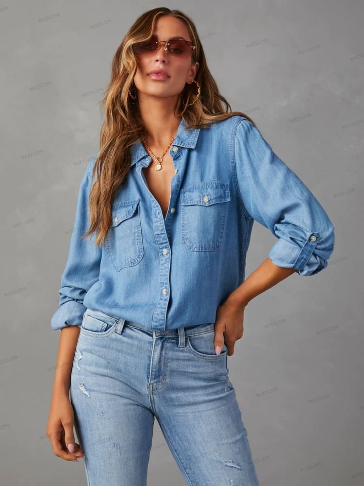 Chemise en denim à manches retroussées et col boutonné