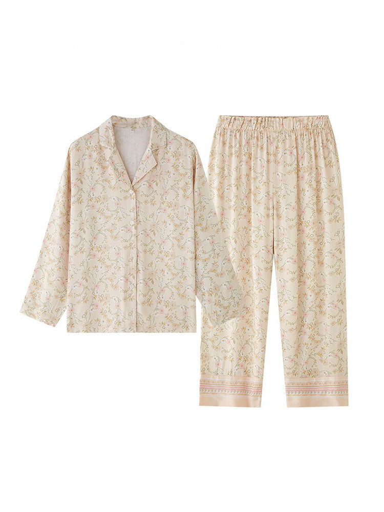 Conjunto de pijama con cuello con muescas y estampado floral