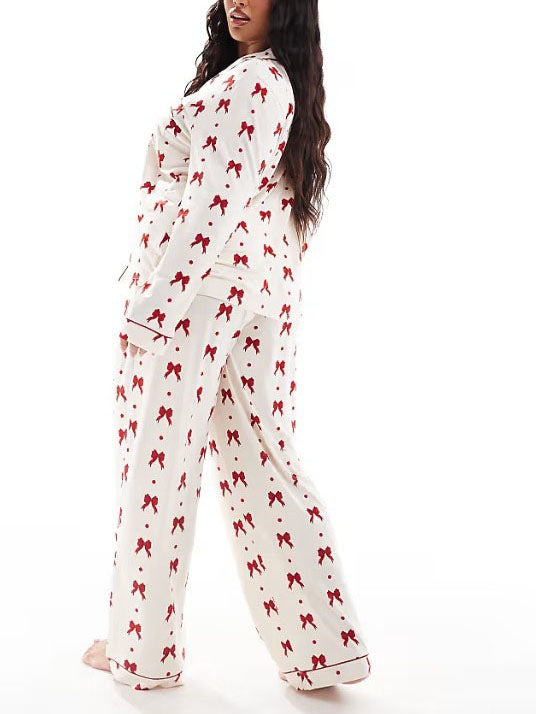 Rotes Pyjama-Set mit Schleifen-Print