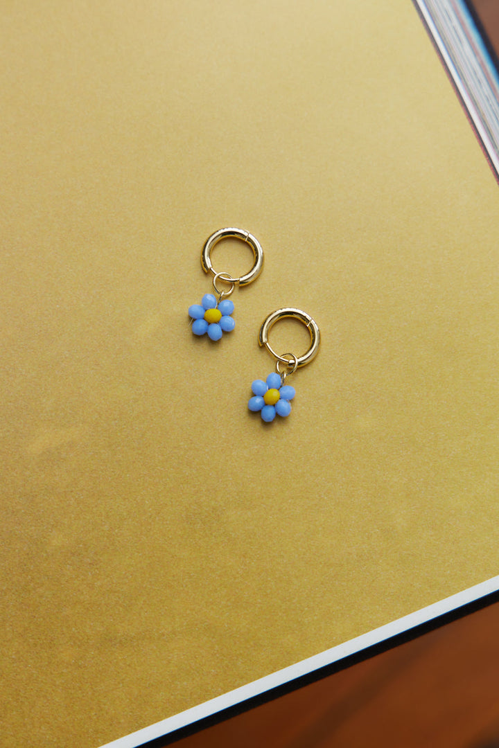 14 καρατίων επιχρυσωμένα χαριτωμένα σκουλαρίκια ως μαργαρίτα σκούρο μπλε