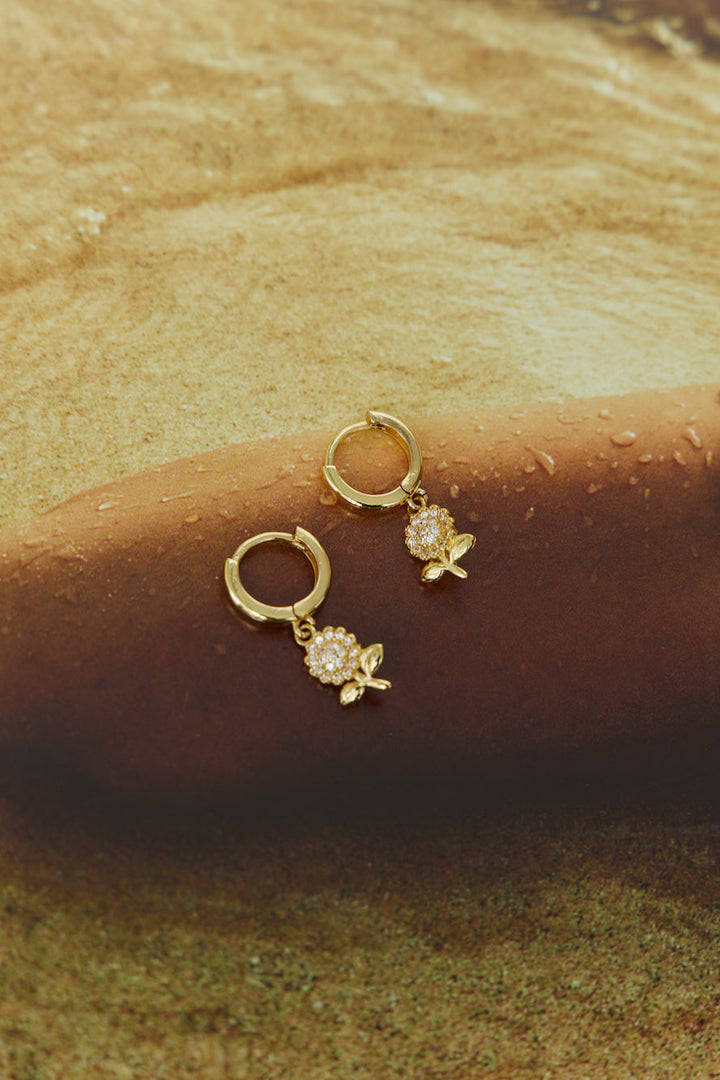Kolczyki w kształcie róż, pozłacane 18-karatowym złotem