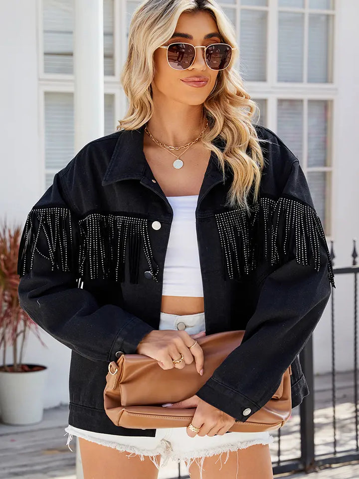 Veste en denim noir à franges cloutées