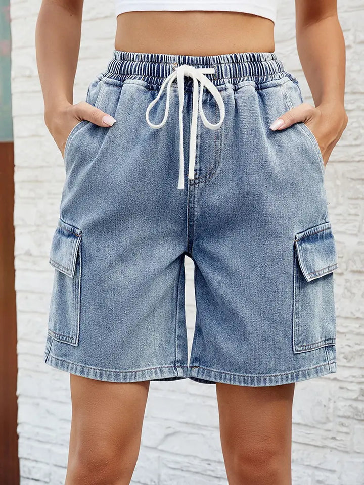 Tvättade knytmidja elastiska denimshorts