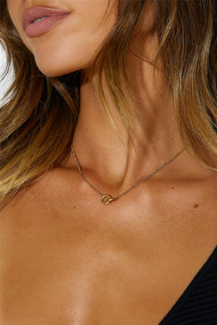 Halskette „Unsere Ringe der Liebe“ aus 18 Karat vergoldetem Gold